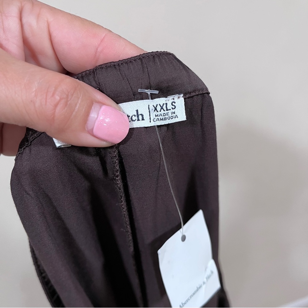 NWT Abercrombie Satin Pull On Pants - Dark Brown size XXL short wide leg - Picture 10 of 11